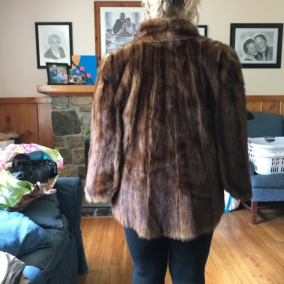 Harpers Furs of Bridgeport Mink - Picture 2 of 8